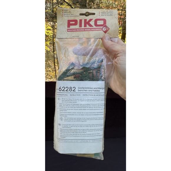Brand New Piko G-scale model kit for a set of cafe tables and benches 62282 - Picture 1 of 6